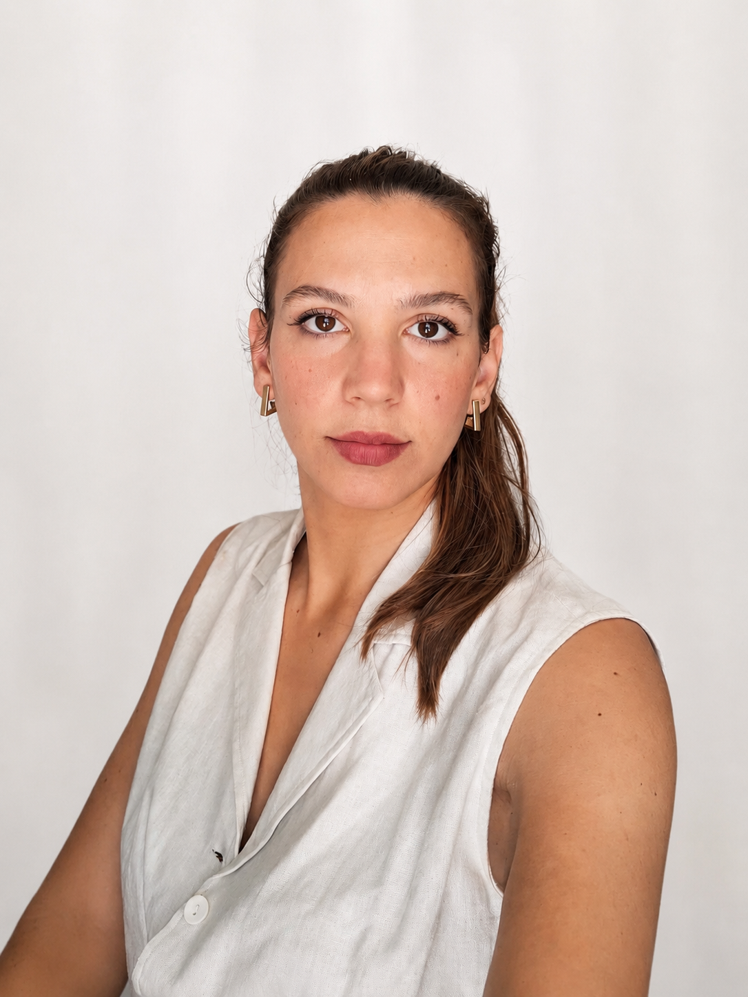 Laura Benítez Ariza - Asistente Virtual